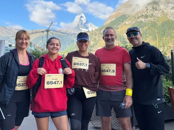 Photo de toute l'équipe dynaxis devant le cervin